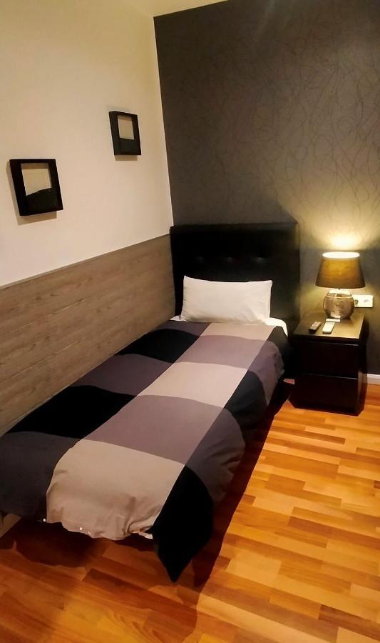 Single Rooms - Madrid — Photos 1
